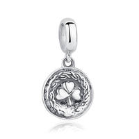 Vente en gros Meilleur Prix Rouge Chaussure À Talons Hauts Charme Pendentif Trèfle À Trois Feuilles Cadenas Chaîne Collier
