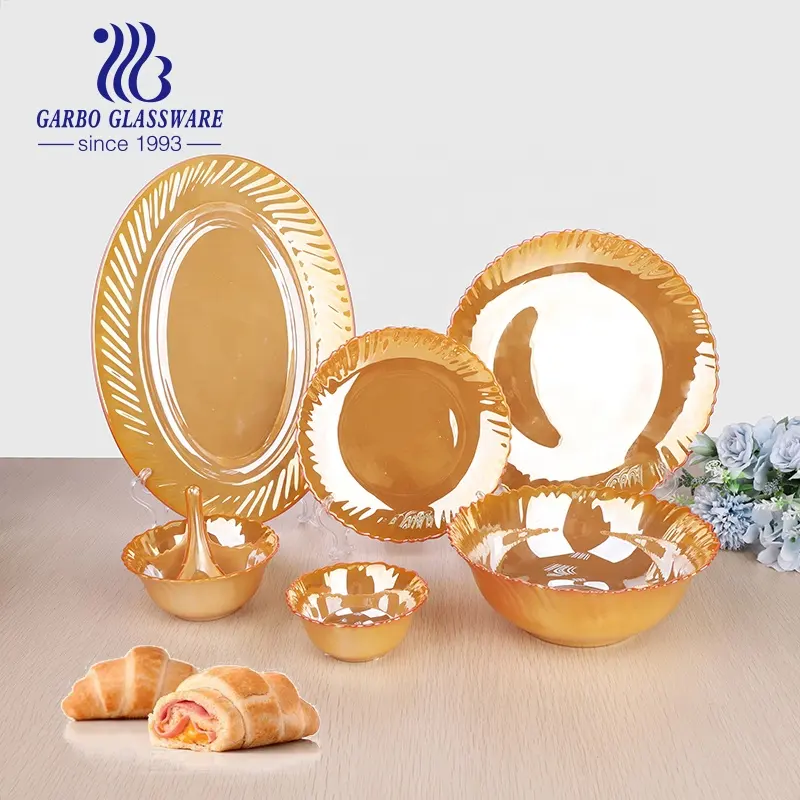 Ensemble de vaisselle en verre plaqué or Ion de luxe de style moyen-orient résistant à la chaleur verrerie opale dorée ensemble de 33 pièces