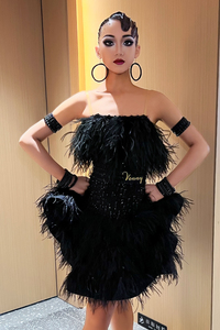 Robe de danse latine Vennystyle sans dos en plumes et spandex/coton – Costume de compétition de Blackpool sur mesure orné de cristaux - Product Image 2