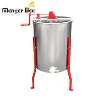 Menger 4-Rahmen Manueller Honigschleuder aus Edelstahl Silber-Rot mit Standfüßen und Honigauslauf – Neuwertiger Zustand für die Bienenverarbeitung EX-04S