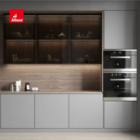 Meubles de cuisine modernes Alland, armoires sans poignées, armoires sur mesure avec porte en verre transparent et éclairage LED
