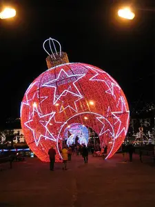 Individuelle LED Weihnachtskugel Outdoor-Beleuchtung Feierlichkeiten Weihnachtsfeier Hochzeitsdekoration Einkaufszentren Plätze