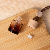 Diffuseur de voiture miniature personnalisé de 8 ml, nouveau design, diffuseur de parfum en verre ambré, flacon suspendu pour voiture, achat de diffuseur