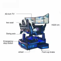 Simulateur de course de réalité virtuelle 2 places à trois écrans Machine de jeu d'intérieur à trois axes pour usage domestique pour la garderie et la maternelle