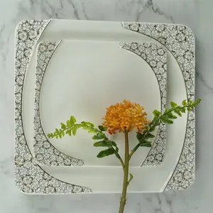 Новое поступление набор фарфоровых тарелок и тарелок 16 шт. белая керамическая посуда с серебряным ободом набор цветочных тарелок