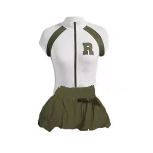 Conjunto de 2 Piezas para Mujer con Estampado de Letras Chaqueta de Béisbol Crop Top y Minifalda Abombada Atuendo Casual Elegante Estilo Urbano - Product Image 6