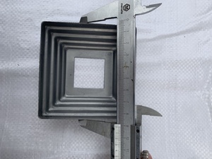 Feuille et fleur ornementales en métal estampé pour <span class=keywords><strong>la</strong></span> base de poteau de clôture de porte en fer - Product Image 5