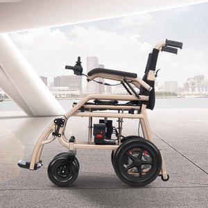 Disabili di mezza età <span class=keywords><strong>uomini</strong></span> e donne kaki sedia a rotelle elettrica leggera per le vacanze in Hotel passeggiate sulla spiaggia - Product Image 3