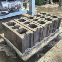 Machine à fabriquer des blocs creux en béton pour murs de clôture, machine à briques en ciment 4-35A avec moule interchangeable