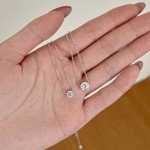 Collier pendentif Dylam Classic Collection High Jewel en argent sterling 925 avec zircone 5A solitaire de 5 mm pour femmes - Product Image 3