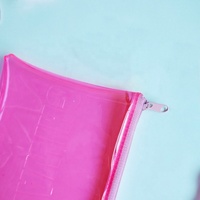 Pochette de voyage transparente en PVC rose fluo mignonne avec fermeture éclair, sac à maquillage, sac cadeau pour enfants avec logo en relief, fermeture éclair en vinyle