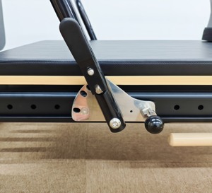 Reformer <span class=keywords><strong>Pilates</strong></span> Professionale in Alluminio con Torre, Dotato di Struttura Stabile e Sistemi di Resistenza Importati in Vendita - Product Image 3