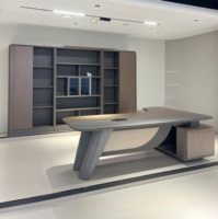 Bureau de direction moderne de luxe personnalisé YIFA YD312D 2024, panneau en noyer, MDF, fabrication chinoise, tailles 2,4-3,2 m, usage commercial