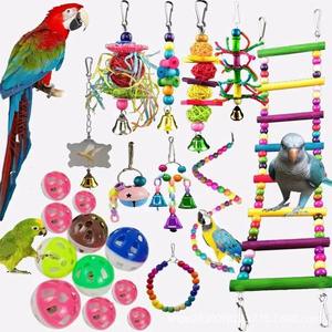Handgemaakt natuurlijk gezond 6-delig vogelspeelgoed hangend houten multicolor kauwbaar vogelkooi schommel met rinkelbel voor papegaaien - Product Image 3