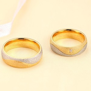 Anillo de Pareja de Acero de Titanio Bicolor de Moda al por Mayor con Incrustaciones de Circonita Cúbica, Impermeable, Antidesvanecimiento, Moderno y a Juego para Uso Diario - Product Image 5