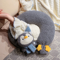 Bouillotte en caoutchouc peluche en gros, forme en U avec housse pingouin adorable, design amusant, OEM/ODM, coussin cervical