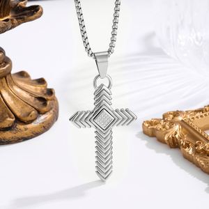 Collar con Colgante de Cruz Dorada para Hombre, Acero Inoxidable, Diseño de Flecha con Incrustaciones de Diamantes, Joyería Religiosa de Moda, Regalo, Diseño Personalizado - Product Image 2