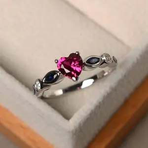 最畅销的镶嵌海蓝色爱心锆石戒指珠宝礼物为妇女日时尚婚礼订婚戒指头面板