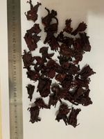 Fleur d'hibiscus séchée en morceaux entiers, fruit de roselle naturel, matière première pour thé, feuilles en vrac, durée de conservation de 24 mois, vente en gros usine