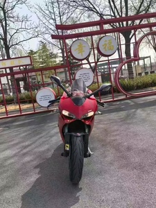 Moto Ducati 899 Panigale de luxe, bicylindre en L, injection électronique, puissante, super sport, vitesse 280 km/h - Product Image 3