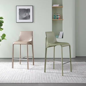 Silla de Bar de Alta Gama, Estilo Italiano, Lujo Ligero Nórdico, Asiento de Cuero, Estructura Metálica, Mueble de Bar Moderno y Sencillo con Respaldo, Taburete Alto - Product Image 1