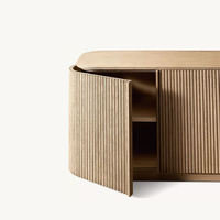 Buffet/Credenza élégant scandinave moderne en chêne clair rainuré à 2 portes en forme de pilule pour salon et salle à manger, personnalisable OEM