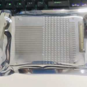 Nouveau SSD interne Intel P4610 6,4 To SSDPE2KE064T8 U.2 NVMe PCIe en métal 2,5 SFF pour serveur d'entreprise Datacenter en stock - Product Image 2