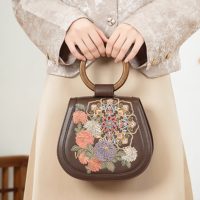 Bolso de Mano Inspirado en Diseñadores, Bordado Floral 3D, Cuero Sintético PU, Regalo Navideño