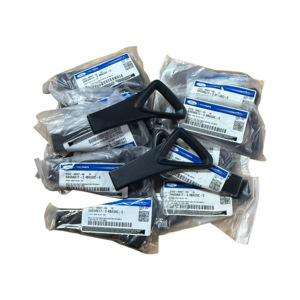 Palanca deslizante de asiento genuina RH para Ford Fiesta que ofrece ajuste de asiento sin esfuerzo, posicionamiento seguro y rendimiento duradero. - Product Image 4