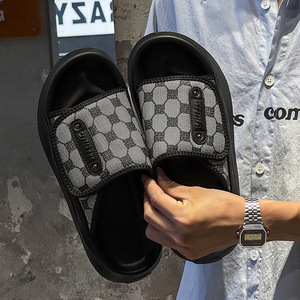 Chaussons de plage de luxe pour hommes, nouveau style d'été, semelle souple antidérapante, chaussures décontractées pour l'extérieur et le quotidien - Product Image 1