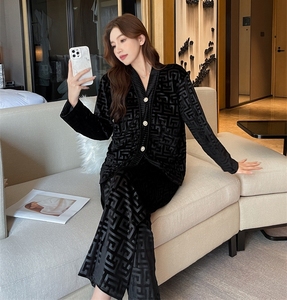 2024 nouvelle saison froide pyjamas or velours bébé velours <span class=keywords><strong>luxe</strong></span> chaud Homewear 2 pièces ensemble automne hiver velours Pijama pour les femmes - Product Image 6