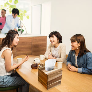 Soporte de pañuelos de madera de acacia Youlike con fondo deslizante, organizador de almacenamiento de servilletas de madera decorativas para sala de estar - Product Image 4