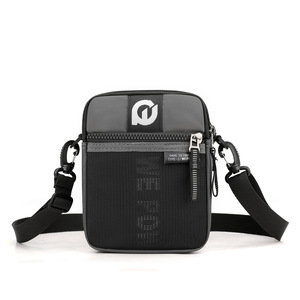 Sac bandoulière messager en nylon léger et imperméable, tendance, pour hommes et femmes, décontracté, avec une seule sangle d'épaule, idéal pour les voyages et les loisirs, avec logo. - Product Image 1