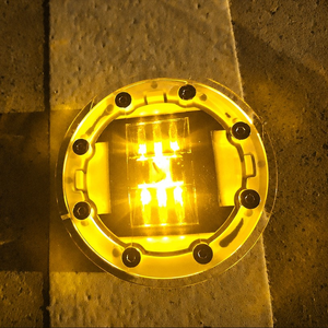 Feux de signalisation routière solaires à LED IP68 pour passage piéton, clignotants, en aluminium durable, prismatiques haute intensité - Product Image 3