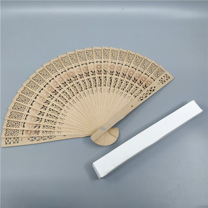 Éventail pliant personnalisé en bois sculpté chinois parfumé pour mariages, festivals, Nouvel An, Noël, Halloween, remise de diplômes - Product Image 5