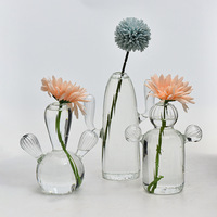 Vente en gros de vase de bourgeon en verre soufflé à la main en forme de cactus créatif vase de table pour la maison arrangements floraux décoratifs et pièce maîtresse