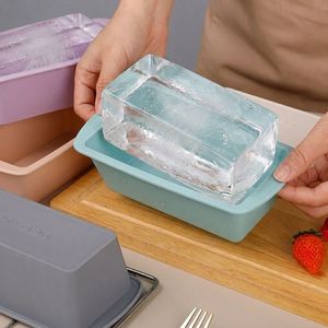 Molde de silicona de grado alimenticio para bloques de hielo, bandeja grande rectangular para hacer bloques de hielo, sin BPA, para vasos de cóctel, enfriadores y baños de hielo - Product Image 3