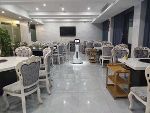 Robot de service intelligent commercial multifonctionnel pour la livraison de nourriture dans les hôtels, les restaurants et les services de traiteur - Product Image 3