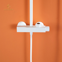 Salle de bain moderne baignoire blanche bain et douche à pluie colonne thermostatique robinet mélangeur ensemble système colonnes de douche