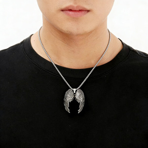 Yunnique – collier avec pendentif ailes d'ange en acier inoxydable pour hommes, design géométrique Vintage, bijoux cadeau - Product Image 3
