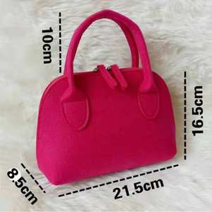 ODM 工厂价 贝壳拉链包 耐用定制徽标 女式定制徽标手提包 环保材质毛毡包 - Product Image 4