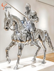 Sculpture d'armure de chevalier médiéval et de cheval de guerre en acier inoxydable, conçue sur mesure, polie à la main, art 3D, objet de collection - Product Image 4