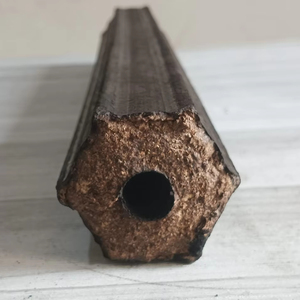 Las briquetas de biomasa Pini Kay proporcionan calor eficiente de larga duración con poca humo, perfectas para cocinar y calentar de forma ecológica. - Product Image 1