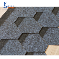 Matériaux de construction résidentielle, tuiles de toit en mosaïque, bardeaux de toiture en asphalte flexible pour formes de toits complexes