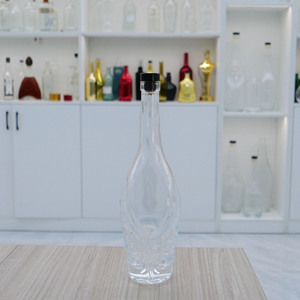 Bouteille de liqueur <span class=keywords><strong>en</strong></span> verre de luxe personnalisée <span class=keywords><strong>en</strong></span> usine, 700 ml, pour whisky, vodka, <span class=keywords><strong>rhum</strong></span>, tequila, vente <span class=keywords><strong>en</strong></span> <span class=keywords><strong>gros</strong></span> - Product Image 6