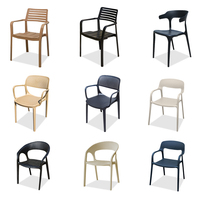 Chaises en rotin pliables en plastique à bas prix en gros, cadre en métal, meubles d'extérieur imperméables, chaise de jardin pour salle à manger