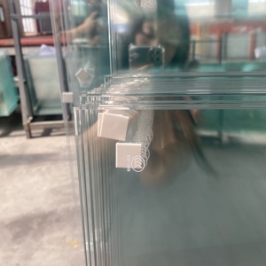 Verre trempé transparent de qualité supérieure, résistant à la pression, largement utilisé dans les vitrines et les cloisons. - Product Image 6