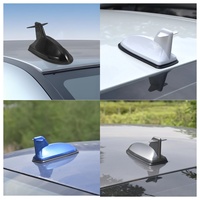 Antenne de toit de voiture universelle en ABS, en forme d'aileron de requin, avec un design résistant au vent pour améliorer le signal radio de la voiture