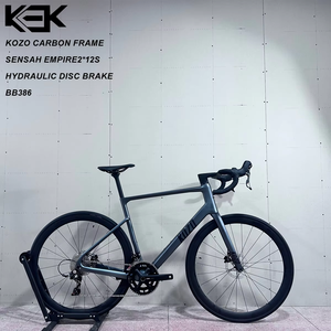 Cadre <span class=keywords><strong>de</strong></span> vélo <span class=keywords><strong>de</strong></span> course KOZO en fibre <span class=keywords><strong>de</strong></span> carbone haute performance à 24 vitesses, avec roues en carbone et passage interne des câbles – Vente directe usine - Product Image 1
