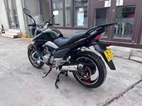 Moto de rue Suzuki GW250cc bicylindre refroidie par eau, boîte de vitesses 6 rapports, vitesse maximale >80 km/h, fournie directement par le fabricant